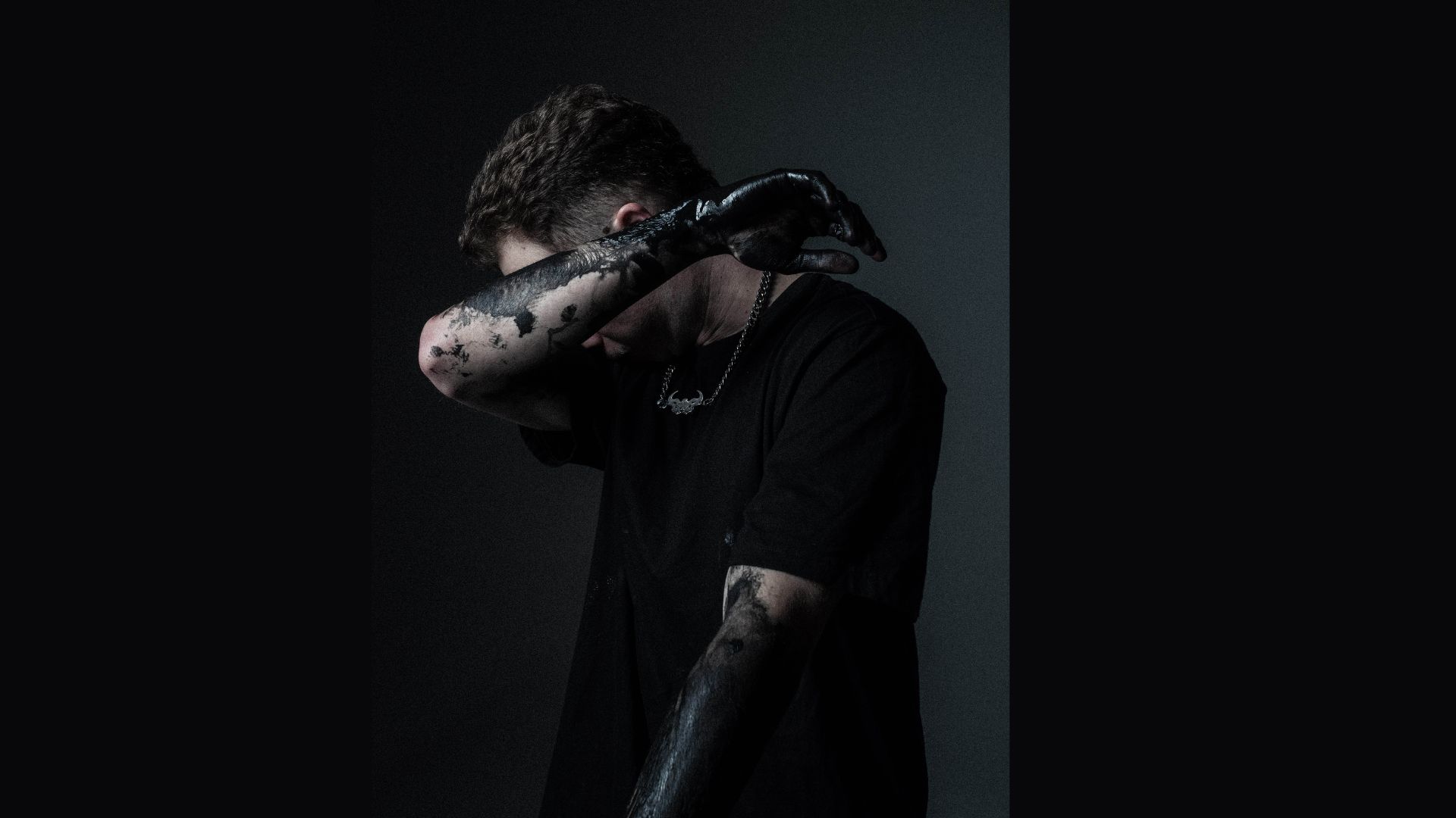 Manly delivers body shaking single ‘BLOOD BATH’: Listen