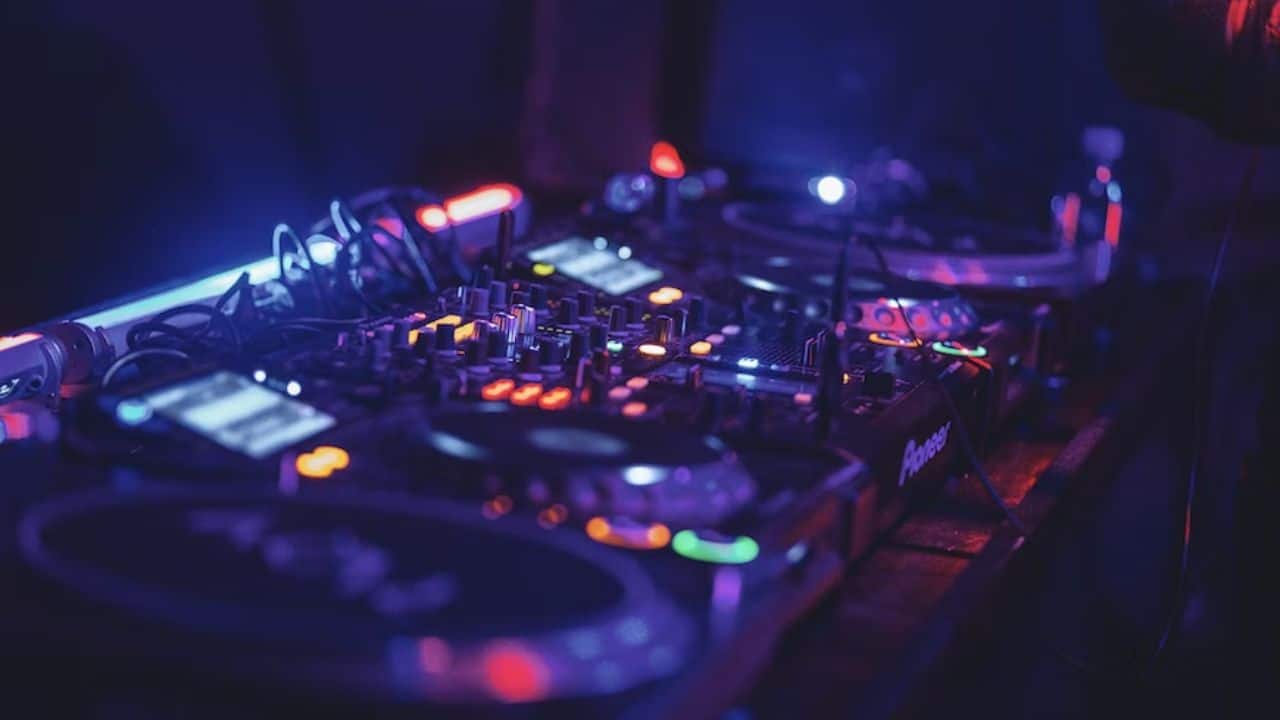 Electronic Music Meets Digital Maintenance: Keeping Your Creative Gear in Sync